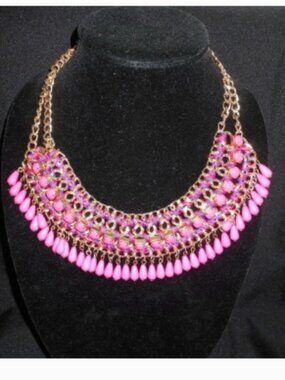 PINK STATEMENT NECKLACE FASHION JEWELRY